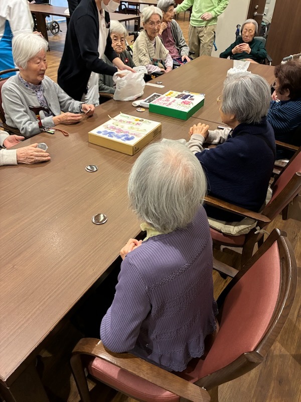 ブローチ・しおり作成-1　ニチイホーム碑文谷