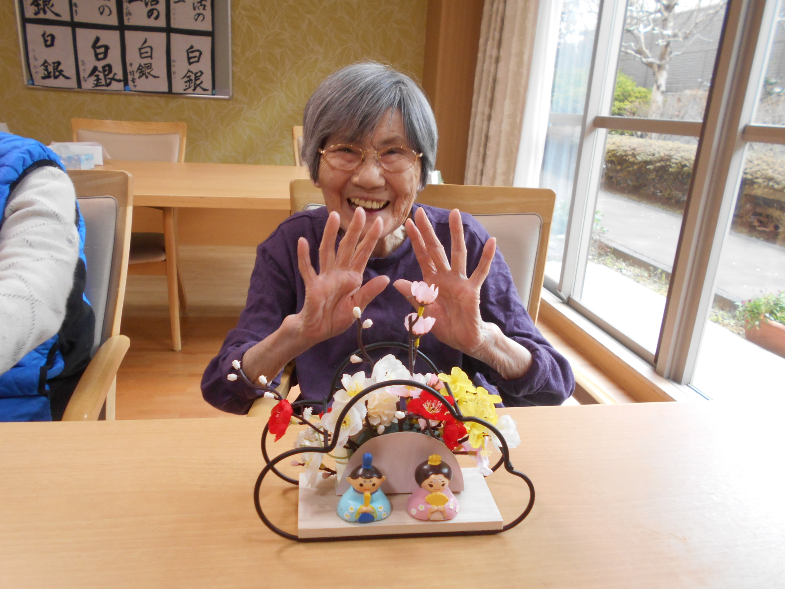 ひな人形飾りを作りました♪-1 ニチイホーム西武柳沢